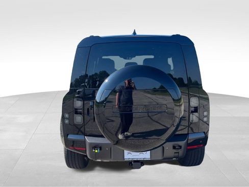 New 2026 Land Rover Defender 110 X-Dynamic SE AWD/4WD image 4