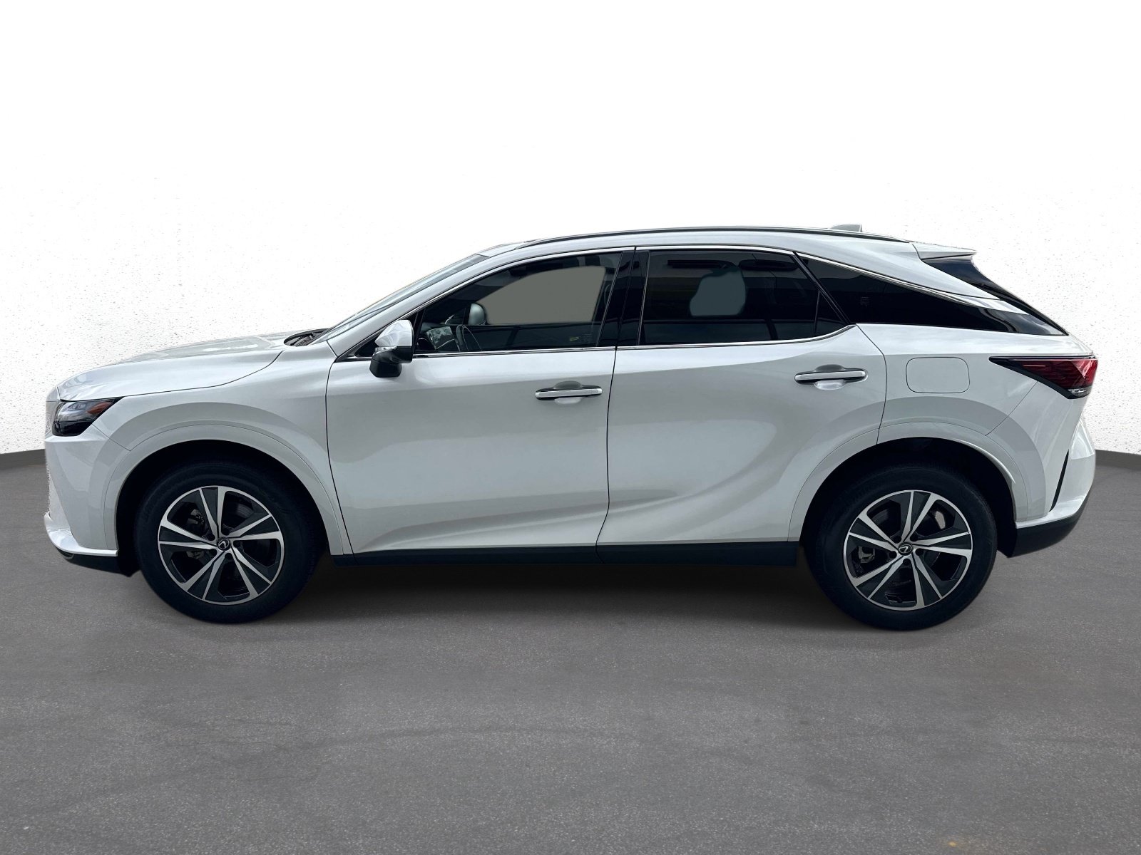 Used 2025 Lexus RX 350 Premium w/ Accessory Package (Z1) FWD image 6