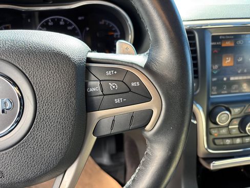 Used 2016 Jeep Grand Cherokee Limited 75th Anniversary image 18