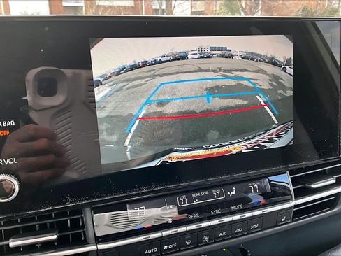 Used 2025 Toyota Sienna XLE w/ XLE Plus Package image 20