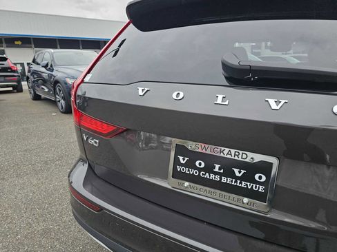 Certified 2025 Volvo V60 B5 Cross Country Plus AWD/4WD image 16