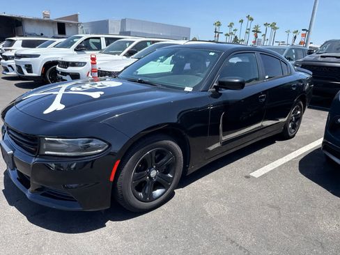 Used 2018 Dodge Charger SXT RWD image 12