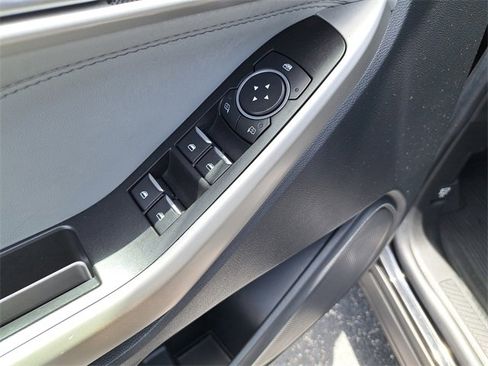 Used 2022 Ford Explorer XLT w/ Equipment Group 202A image 18