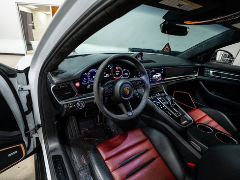 Used 2022 Porsche Panamera GTS image 35