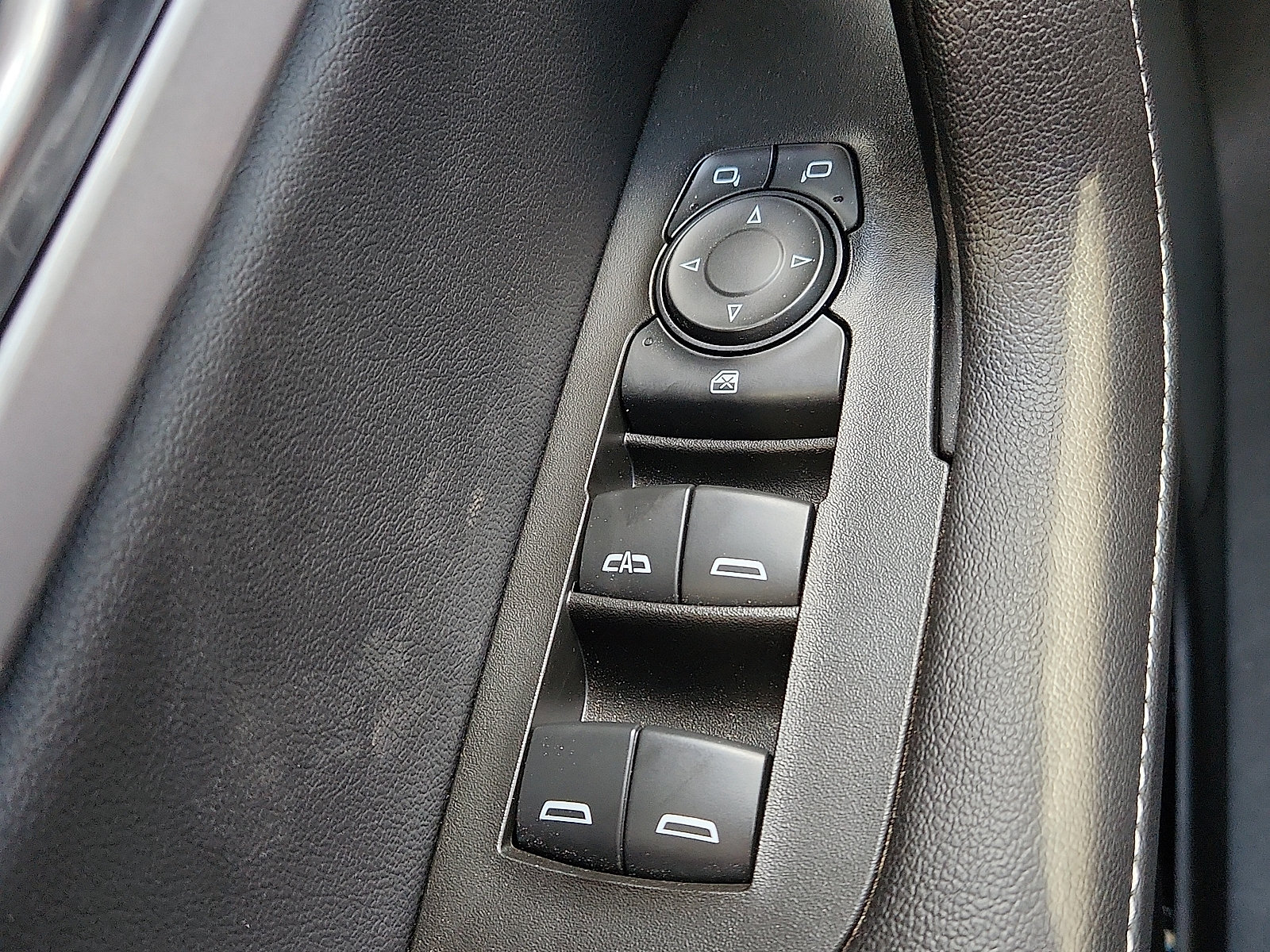 Used 2024 Chevrolet Blazer LT w/ LPO, Floor Liner Package FWD image 17