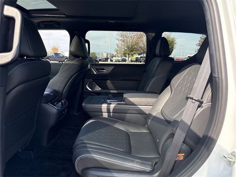 New 2026 INFINITI QX80 Autograph image 11