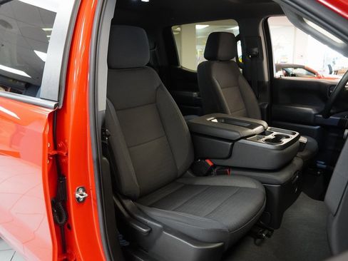 Used 2022 Chevrolet Silverado 1500 Custom image 29