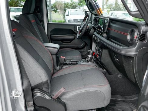 Used 2024 Jeep Gladiator Rubicon w/ Convenience Group image 38