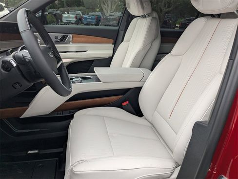 New 2026 Cadillac Vistiq Sport w/ LPO, Floor Liner Package image 24
