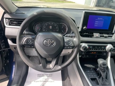 Used 2025 Toyota RAV4 XLE AWD/4WD image 14