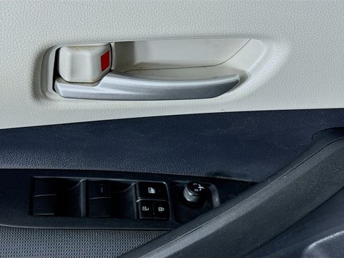 Used 2020 Toyota Corolla LE w/ LE Premium Package FWD image 22