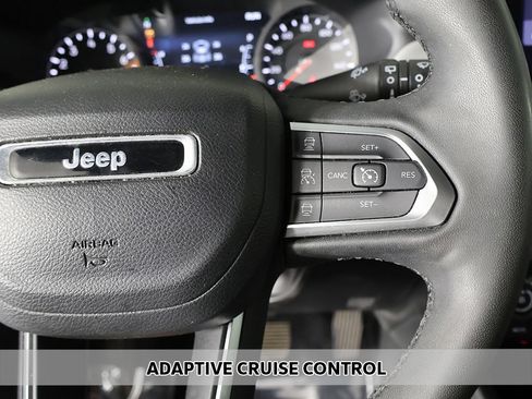 Used 2023 Jeep Compass Limited AWD/4WD image 3