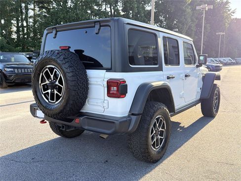 Used 2025 Jeep Wrangler Unlimited Rubicon AWD/4WD image 5