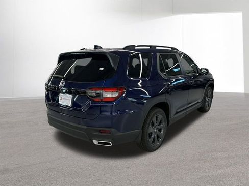 Used 2025 Honda Pilot Sport image 33