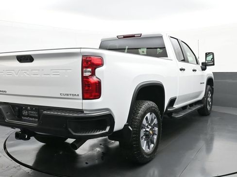 Used 2025 Chevrolet Silverado 2500 Custom w/ Custom Value Package image 3