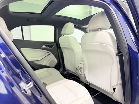 Used 2018 Mercedes-Benz GLA 250 4MATIC image 32