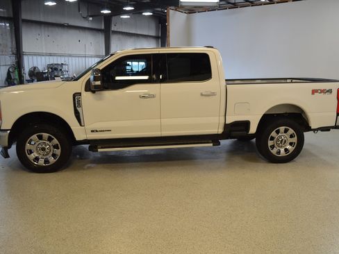Used 2023 Ford F250 Lariat w/ Chrome Package AWD/4WD image 6
