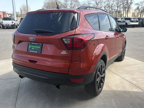 Used 2019 Ford Escape SE image 5