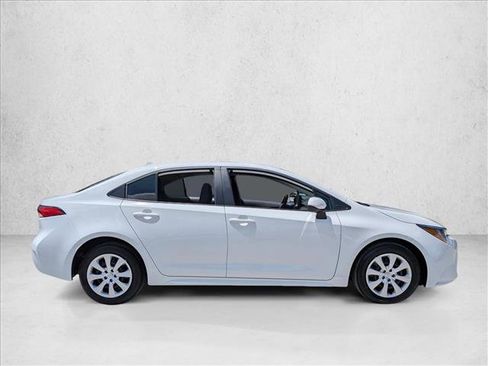 Used 2024 Toyota Corolla LE FWD image 4