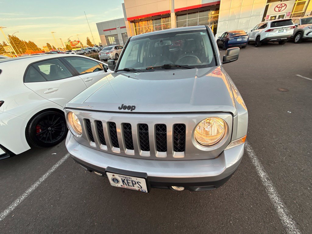 Used 2015 Jeep Patriot Sport w/ Power Value Group FWD image 2