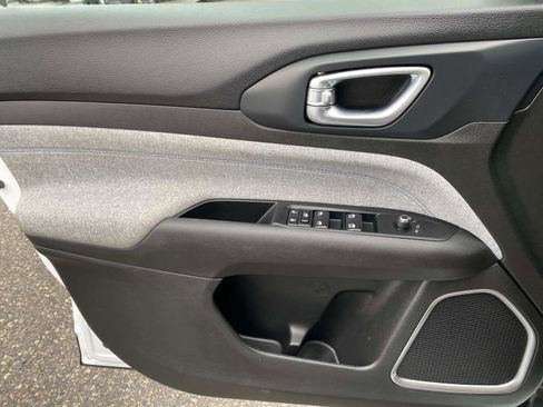 Certified 2022 Jeep Compass Latitude image 21