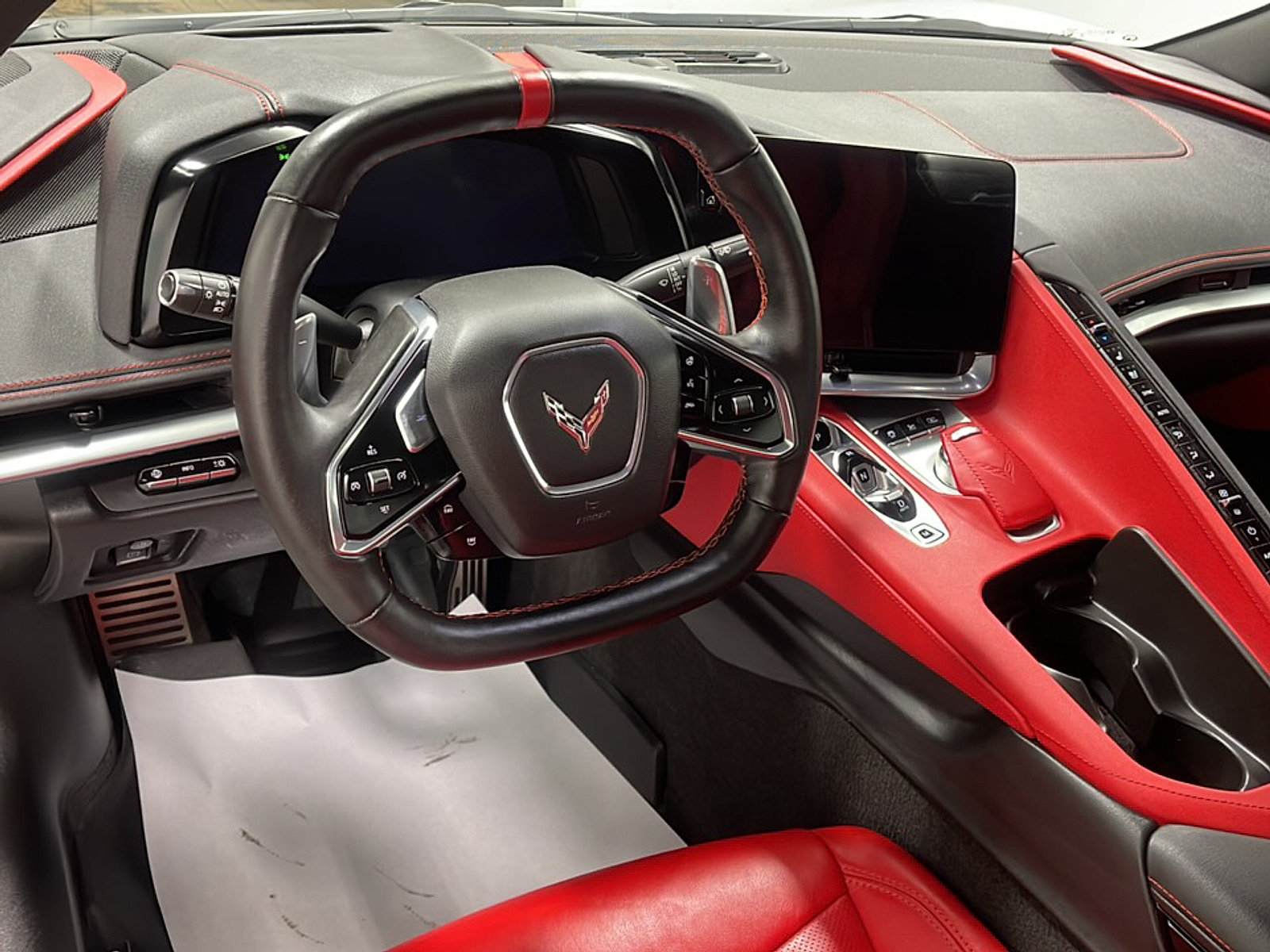 Used 2022 Chevrolet Corvette Stingray Preferred Conv w/ Z51 Performance Package RWD image 3