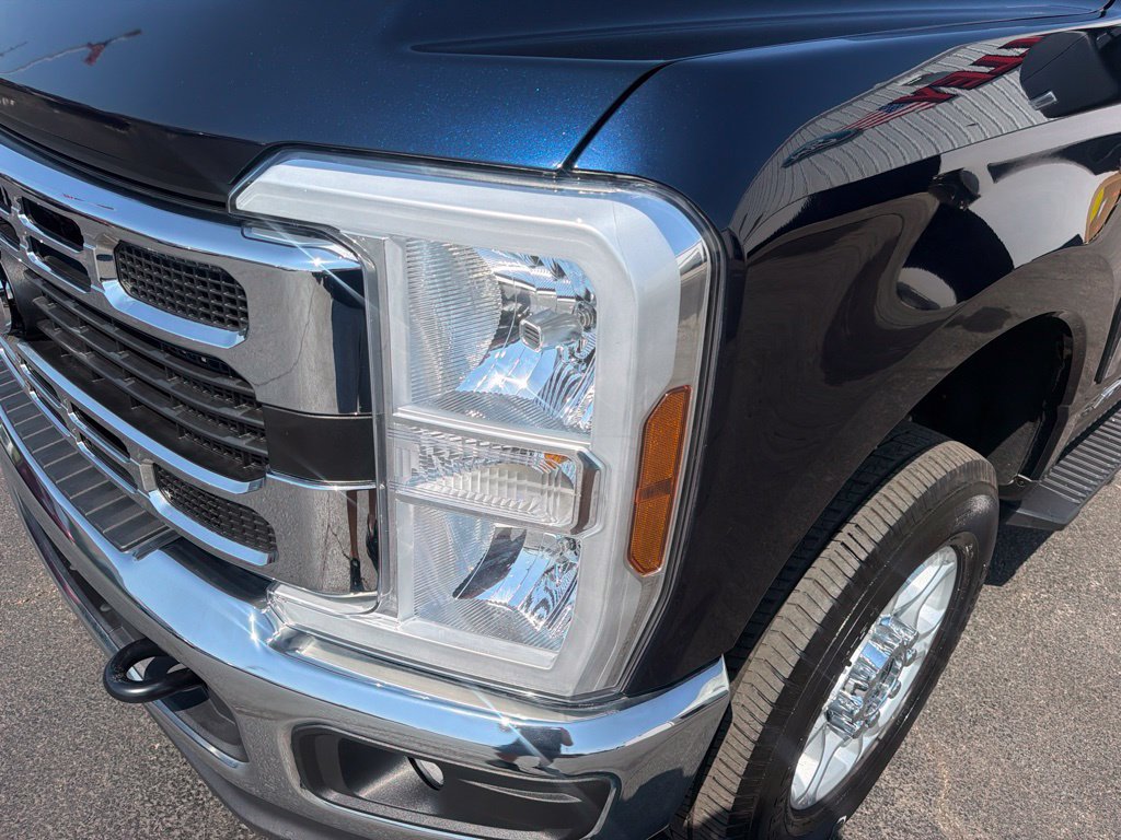 Certified 2025 Ford F250 XLT AWD/4WD image 17