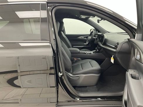 New 2026 Chevrolet Traverse LT w/ Driver Confidence Package AWD/4WD image 15