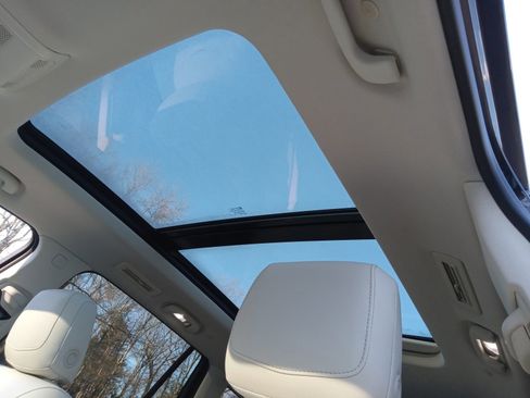 Used 2023 Cadillac XT6 Premium Luxury w/ Technology Package image 11