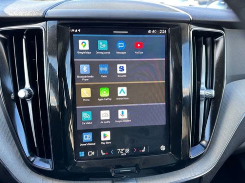 Used 2025 Volvo XC60 B5 Plus image 17