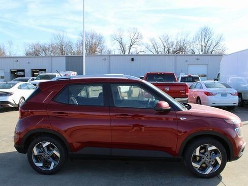 New 2025 Hyundai Venue SEL image 6