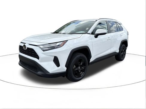 Used 2024 Toyota RAV4 XLE image 7