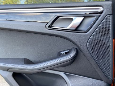 Used 2022 Porsche Macan image 32