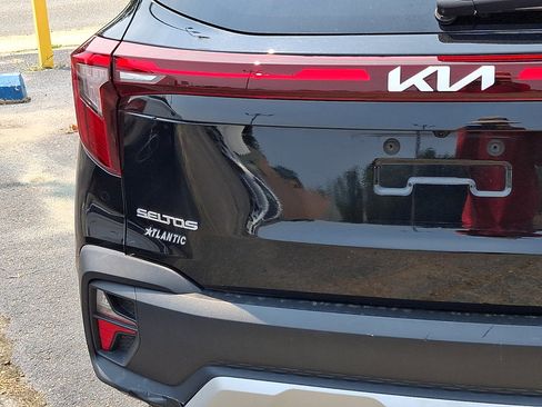 Used 2024 Kia Seltos LX AWD/4WD image 17