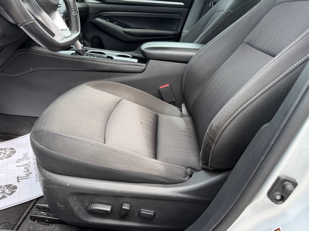 Used 2023 Nissan Altima 2.5 SV w/ SV Premium Package AWD/4WD image 13