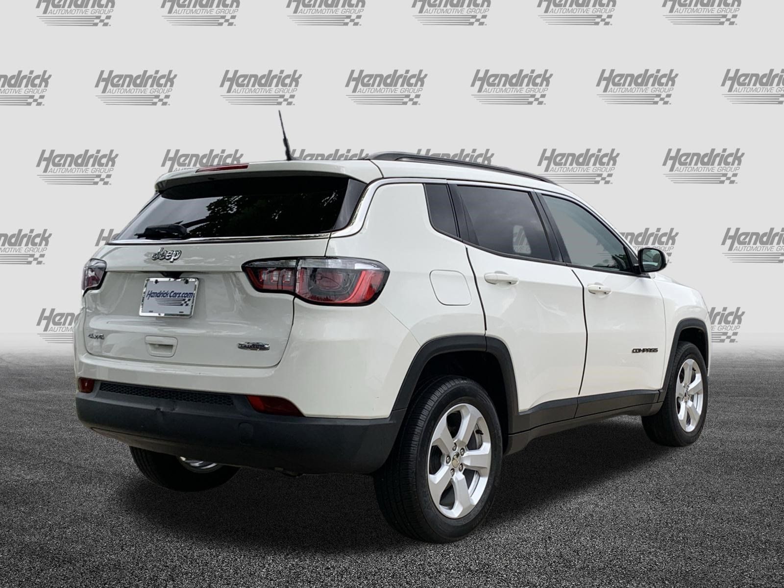 Used 2020 Jeep Compass Latitude AWD/4WD image 10