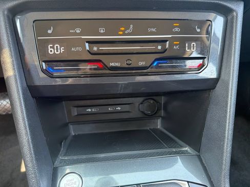 Certified 2023 Volkswagen Tiguan SE FWD image 17