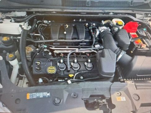 Used 2017 Ford Taurus Limited AWD/4WD image 11