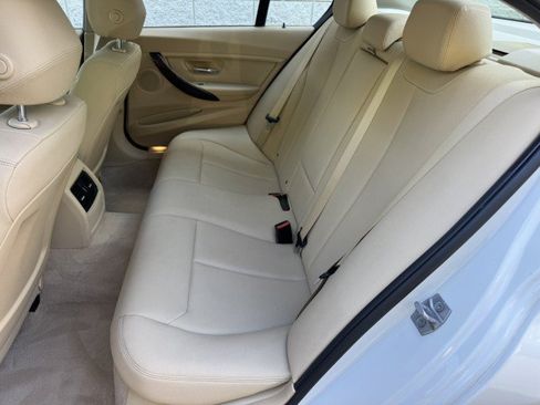 Used 2015 BMW 320i Sedan RWD image 8
