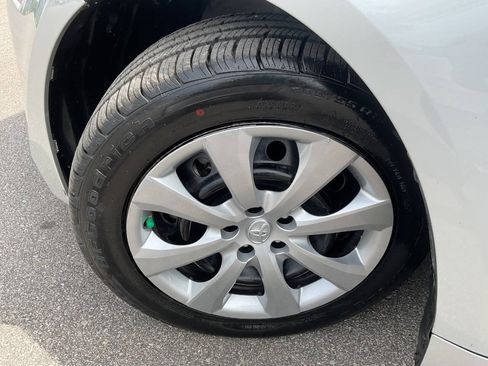 Used 2021 Toyota Corolla LE FWD image 51