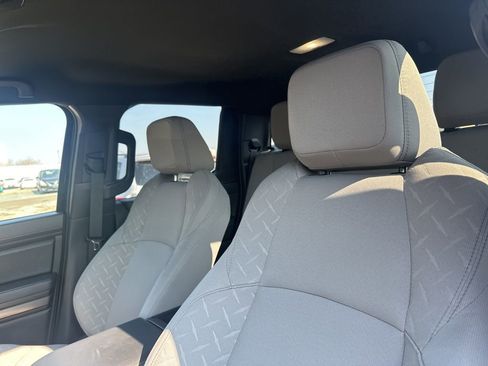 Used 2025 Toyota Tacoma SR5 image 9