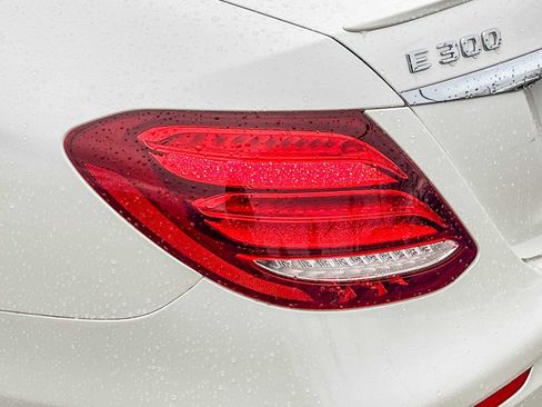Used 2018 Mercedes-Benz E 300 image 8