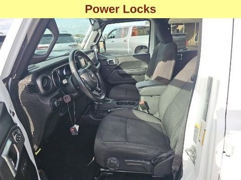 Used 2021 Jeep Gladiator Willys image 10