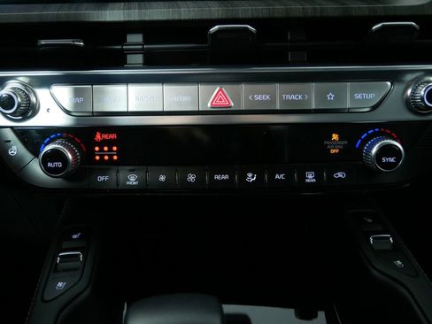 Certified 2025 Kia Telluride SX image 29