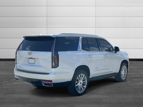 Used 2024 Cadillac Escalade Premium Luxury Platinum image 5