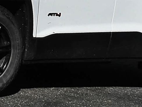 Used 2023 GMC Acadia AT4 w/ Preferred Package AWD/4WD image 8