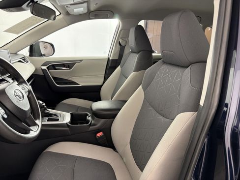 Used 2024 Toyota RAV4 XLE image 23