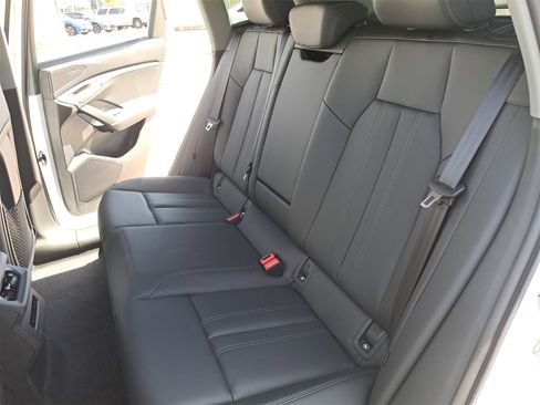 New 2025 Audi Q6 e-tron Premium image 14