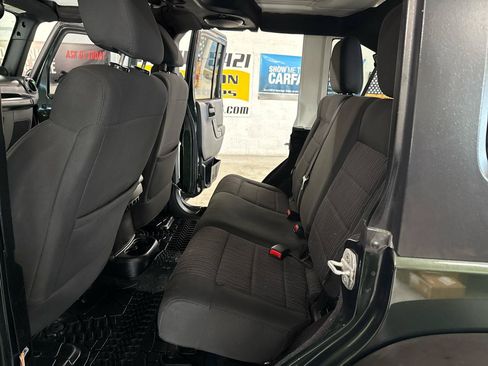 Used 2012 Jeep Wrangler Unlimited Sport AWD/4WD image 28