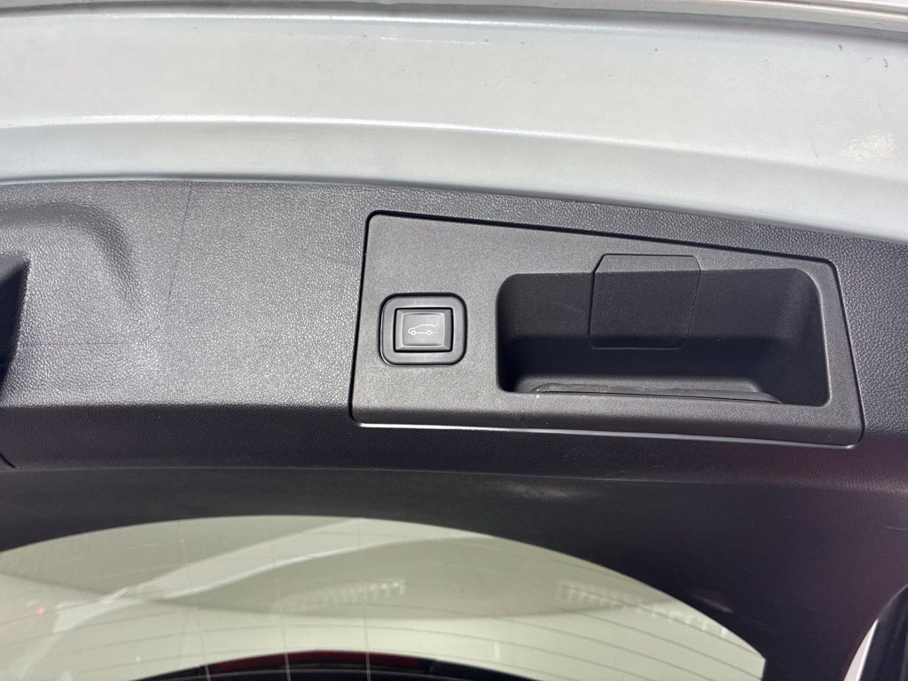 Used 2024 Cadillac XT4 Premium Luxury FWD image 33